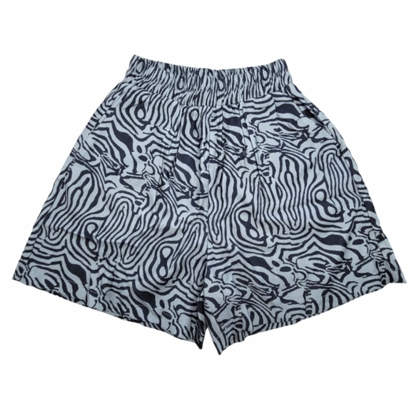 SOLD - NWT 2-pc Halara Blue-Gray Zebra Stripe Long-Sleeve & Shorts Casual Set - Picture 4 of 6